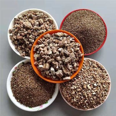 Vermiculite d'argent léger 1-3 mm/2-4 mm/3-6 mm/5-8 mm